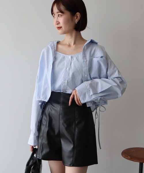 earth music&ecology（アースミュージックアンドエコロジー）の「Set2点 ドロストショートシャツ＋キャミブラウス（シャツ/ブラウス・レディース・ベージュ/ライトブルー/オフホワイト・FREE）」の2枚目の写真