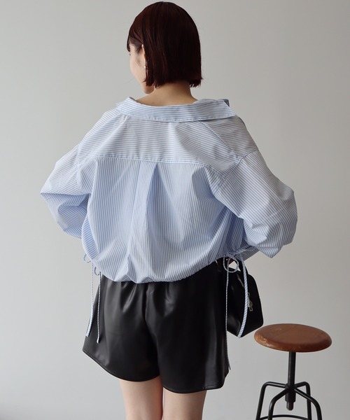 earth music&ecology（アースミュージックアンドエコロジー）の「Set2点 ドロストショートシャツ＋キャミブラウス（シャツ/ブラウス・レディース・ベージュ/ライトブルー/オフホワイト・FREE）」の15枚目の写真