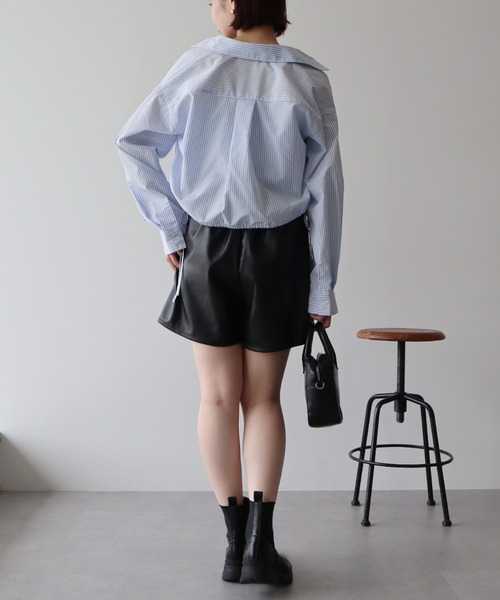 earth music&ecology（アースミュージックアンドエコロジー）の「Set2点 ドロストショートシャツ＋キャミブラウス（シャツ/ブラウス・レディース・ベージュ/ライトブルー/オフホワイト・FREE）」の20枚目の写真