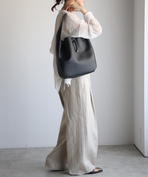 GUSCIO（グッシオ）の「【グッシオベーシック】ワンショルダートートバッグ　ノットリボン　ポーチ付き（トートバッグ・レディース・ブラック/グレー/グレイッシュベージュ・FREE）」の11枚目の写真