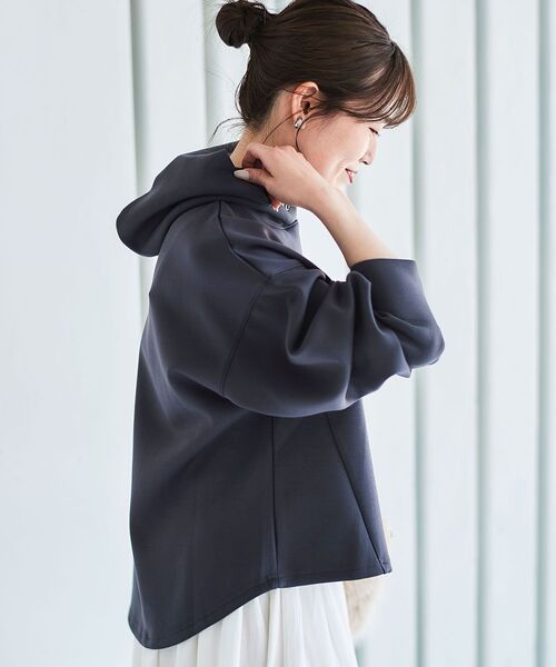 le.coeur blanc（ルクールブラン）の「ダンボールパーカー（パーカー・レディース・ダークグレー/ベージュ・38）」の8枚目の写真