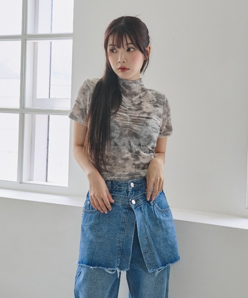 nemne store(ネンネストア)の「《unnome》ニュアンス柄ハイネックシアーTシャツ(Tシャツ/カットソー・レディース・グレー/イエロー・フリー)」の1枚目の写真