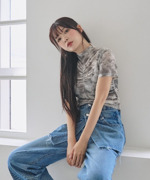 nemne store(ネンネストア)の「《unnome》ニュアンス柄ハイネックシアーTシャツ(Tシャツ/カットソー・レディース・グレー/イエロー・フリー)」の7枚目の写真