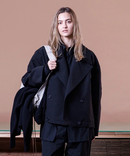 VOAAOV（ヴォアーブ）の「【VOAAOV】 RECYCLE T/C WETHER Short Trench（トレンチコート・メンズ・ベージュ/グリーン/ブラック/カーキ・1/2）」の2枚目の写真