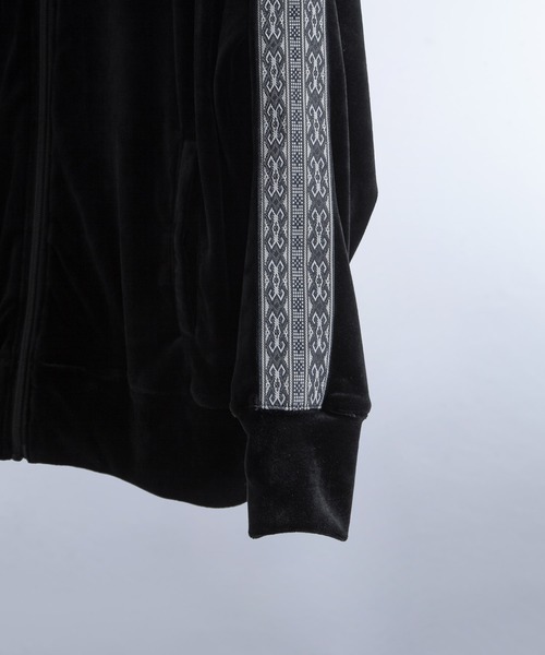 ZIP FIVE -White Line-(ジップファイブホワイトライン)の「【White Line】 90s ベロア コンパクト トラックトップ / トラックジャケット / 短丈 トップス(ブルゾン・メンズ・ブラック/グレー/ベージュ/ネイビー/オレンジ・MEDIUM/LARGE/X-LARGE)」の6枚目の写真