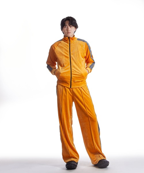 ZIP FIVE -White Line-(ジップファイブホワイトライン)の「【White Line】 90s ベロア コンパクト トラックトップ / トラックジャケット / 短丈 トップス(ブルゾン・メンズ・ブラック/グレー/ベージュ/ネイビー/オレンジ・MEDIUM/LARGE/X-LARGE)」の22枚目の写真