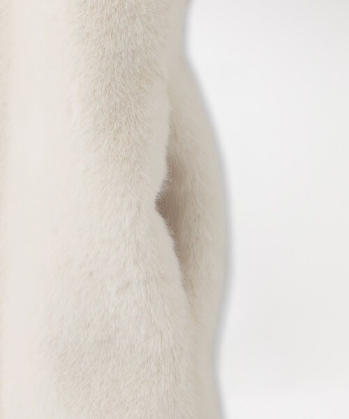 LOVELESS(ラブレス)の「ブロッキングファーコンビベスト(ベスト・レディース・オフホワイト/ブラック/ベージュ系その他・34/36)」の20枚目の写真