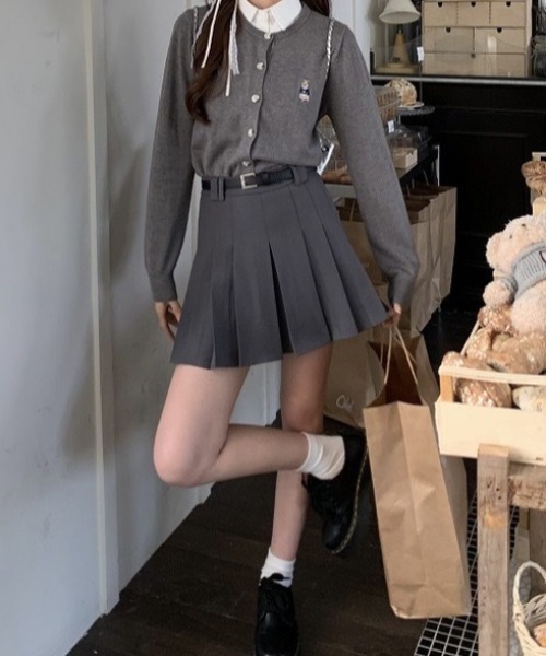 LAC-VERT(ラック・ヴェール)の「ベルトループ付きミニ丈プリーツスカート(スカート・レディース・ベージュ/ブラック/グレー・S/M)」の16枚目の写真