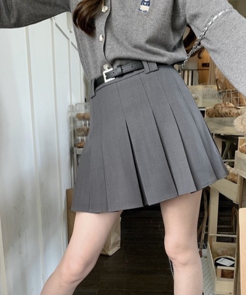 LAC-VERT（ラック・ヴェール）の「ベルトループ付きミニ丈プリーツ