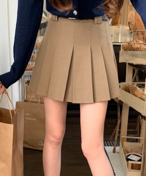 【CELINE直営】セール！ベルト付き 素敵なプリーツスカート セール】ベルトループ付きミニ丈プリーツスカート（スカート