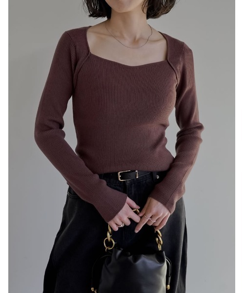 Re:EDIT(リエディ)の「ハートネックニットトップス(ニット/セーター・レディース・ダークブラウン/ブラック/アイボリー/カーキ/チャコールグレー/イエロー/グリーン・MEDIUM/LARGE)」の4枚目の写真