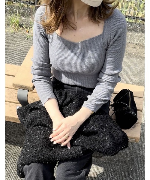 Re:EDIT(リエディ)の「ハートネックニットトップス(ニット/セーター・レディース・ダークブラウン/ブラック/アイボリー/カーキ/チャコールグレー/イエロー/グリーン・MEDIUM/LARGE)」の20枚目の写真