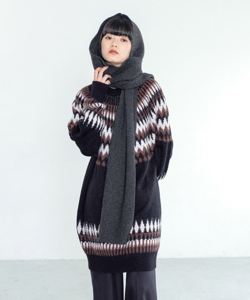 yuw（ユウ）の「Ｍｉｎｋウールフードマフラー　 151550（マフラー・レディース・ブラック/チャコールグレー/ブルー・FREE）」の2枚目の写真