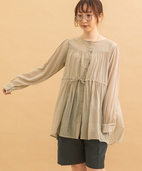 POU DOU DOU(プードゥドゥ)の「切り替えギャザーチュニックブラウス(シャツ/ブラウス・レディース・オフホワイト/モカ/ネイビー・M)」の8枚目の写真