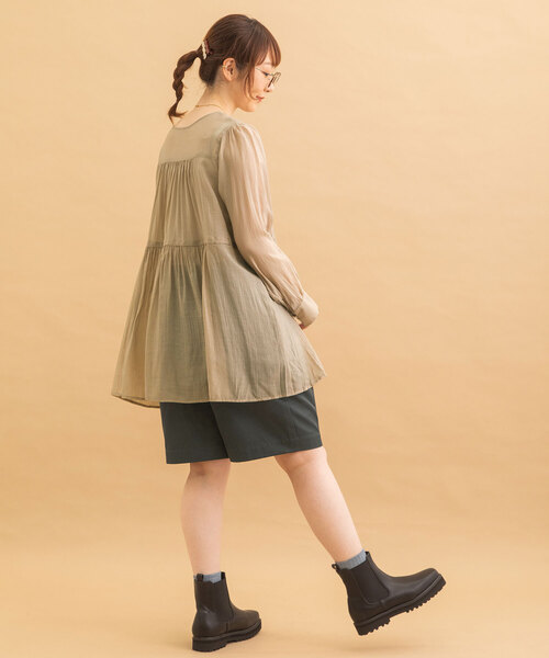 POU DOU DOU(プードゥドゥ)の「切り替えギャザーチュニックブラウス(シャツ/ブラウス・レディース・オフホワイト/モカ/ネイビー・M)」の10枚目の写真