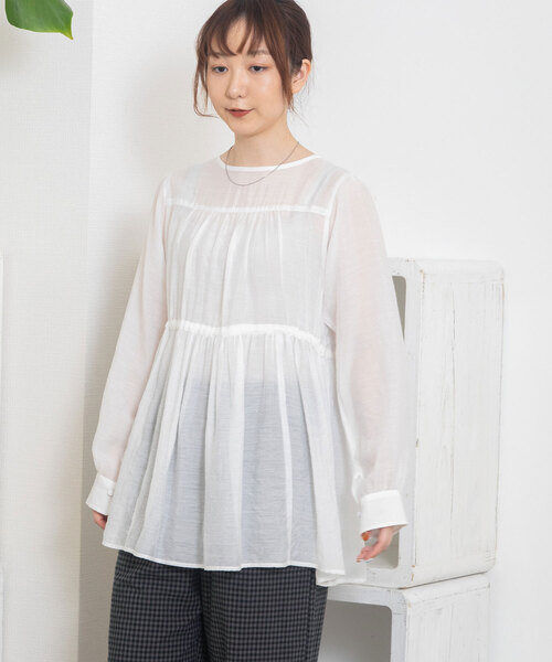 POU DOU DOU(プードゥドゥ)の「切り替えギャザーチュニックブラウス(シャツ/ブラウス・レディース・オフホワイト/モカ/ネイビー・M)」の19枚目の写真