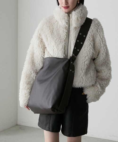 forksy.】ワイドベルトルーズショルダーバッグ forksy.│MONO