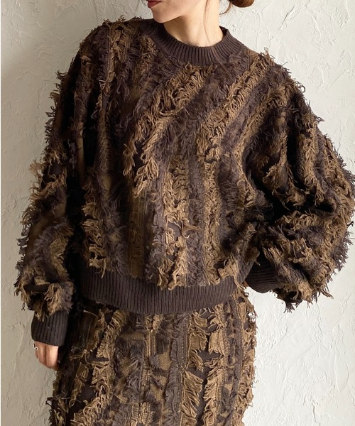 She's Closet(シーズクローゼット)の「ウェーブ柄長袖ボリュームスリーブミックスフリンジジャガードニット(ニット/セーター・レディース・ブラック/アイボリー/ブラックミックス/ネイビー/ブラウン/グレー・FREE)」の5枚目の写真