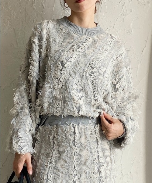 She's Closet(シーズクローゼット)の「ウェーブ柄長袖ボリュームスリーブミックスフリンジジャガードニット(ニット/セーター・レディース・ブラック/アイボリー/ブラックミックス/ネイビー/ブラウン/グレー・FREE)」の4枚目の写真