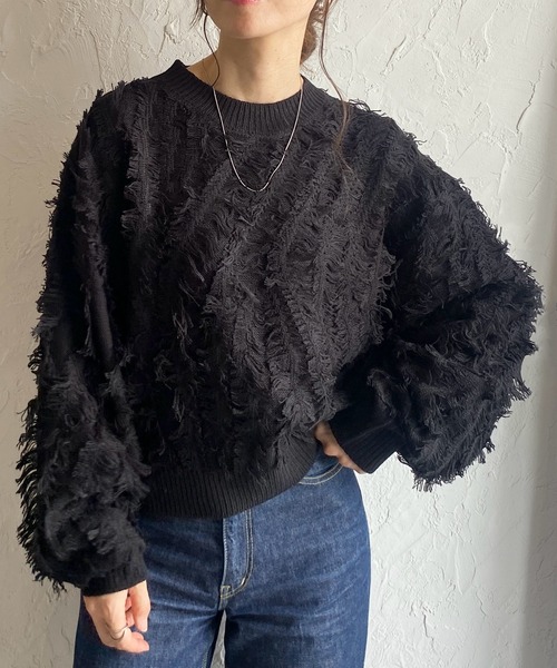 She's Closet(シーズクローゼット)の「ウェーブ柄長袖ボリュームスリーブミックスフリンジジャガードニット(ニット/セーター・レディース・ブラック/アイボリー/ブラックミックス/ネイビー/ブラウン/グレー・FREE)」の3枚目の写真