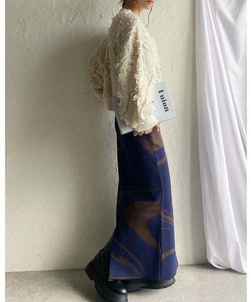 She's Closet(シーズクローゼット)の「ウェーブ柄長袖ボリュームスリーブミックスフリンジジャガードニット(ニット/セーター・レディース・ブラック/アイボリー/ブラックミックス/ネイビー/ブラウン/グレー・FREE)」の14枚目の写真