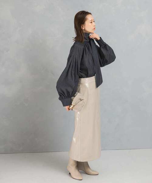 URBAN RESEARCH ROSSO WOMEN（アーバンリサーチ　ロッソ）の「パテントストレートスカート（スカート・レディース・ダークブラウン/ライトベージュ・36/38）」の4枚目の写真