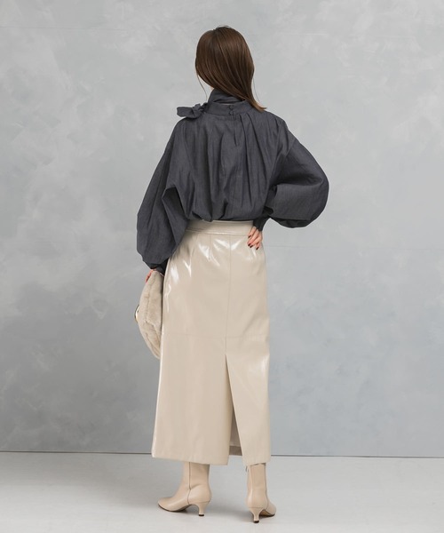 URBAN RESEARCH ROSSO WOMEN（アーバンリサーチ　ロッソ）の「パテントストレートスカート（スカート・レディース・ダークブラウン/ライトベージュ・36/38）」の5枚目の写真