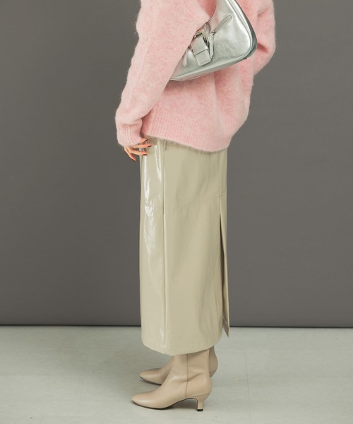 URBAN RESEARCH ROSSO WOMEN（アーバンリサーチ　ロッソ）の「パテントストレートスカート（スカート・レディース・ダークブラウン/ライトベージュ・36/38）」の7枚目の写真