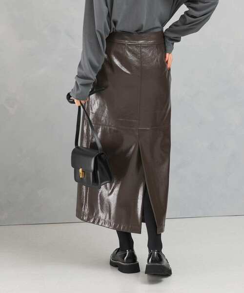 URBAN RESEARCH ROSSO WOMEN（アーバンリサーチ　ロッソ）の「パテントストレートスカート（スカート・レディース・ダークブラウン/ライトベージュ・36/38）」の11枚目の写真