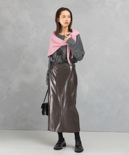 URBAN RESEARCH ROSSO WOMEN（アーバンリサーチ　ロッソ）の「パテントストレートスカート（スカート・レディース・ダークブラウン/ライトベージュ・36/38）」の13枚目の写真