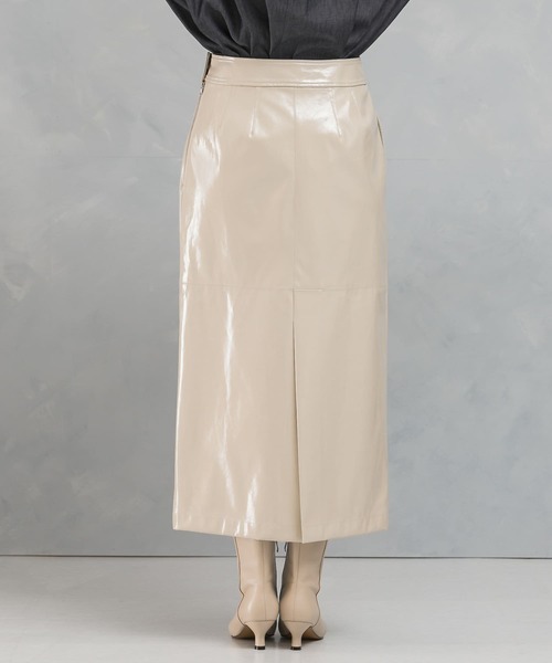 URBAN RESEARCH ROSSO WOMEN（アーバンリサーチ　ロッソ）の「パテントストレートスカート（スカート・レディース・ダークブラウン/ライトベージュ・36/38）」の16枚目の写真