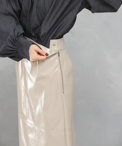 URBAN RESEARCH ROSSO WOMEN（アーバンリサーチ　ロッソ）の「パテントストレートスカート（スカート・レディース・ダークブラウン/ライトベージュ・36/38）」の20枚目の写真