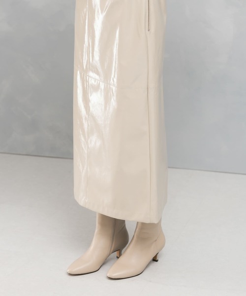 URBAN RESEARCH ROSSO WOMEN（アーバンリサーチ　ロッソ）の「パテントストレートスカート（スカート・レディース・ダークブラウン/ライトベージュ・36/38）」の21枚目の写真