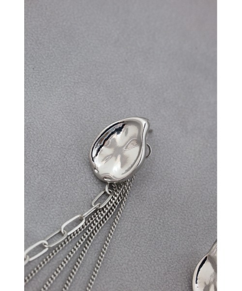 AZUL by moussy（アズールバイマウジー）の「マルチチェーンスウィングピアス（ピアス（両耳用）・レディース・シルバー/ゴールド系その他・FREE）」の5枚目の写真