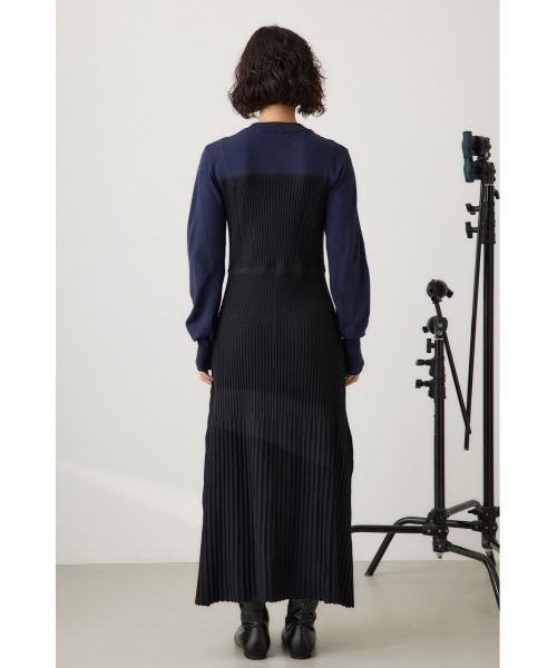 crie conforto(クリーコンフォルト)の「バイカラービスチェドッキングニットワンピ 冬服(ワンピース・レディース・ブラック/カーキ/グレー・SMALL/MEDIUM)」の9枚目の写真