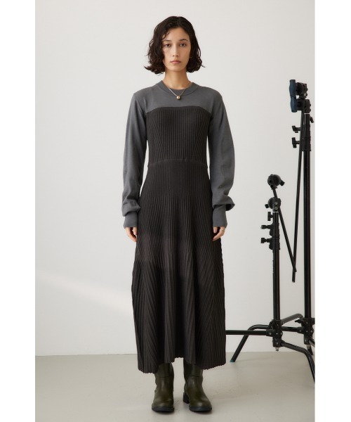 crie conforto(クリーコンフォルト)の「バイカラービスチェドッキングニットワンピ 冬服(ワンピース・レディース・ブラック/カーキ/グレー・SMALL/MEDIUM)」の18枚目の写真