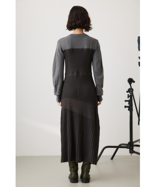 crie conforto(クリーコンフォルト)の「バイカラービスチェドッキングニットワンピ 冬服(ワンピース・レディース・ブラック/カーキ/グレー・SMALL/MEDIUM)」の20枚目の写真