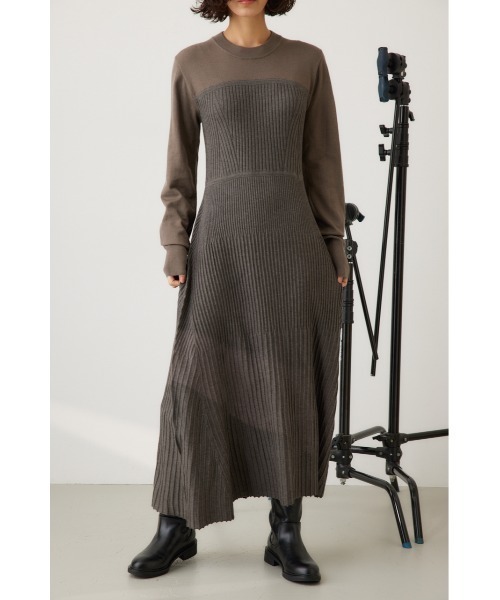 crie conforto(クリーコンフォルト)の「バイカラービスチェドッキングニットワンピ 冬服(ワンピース・レディース・ブラック/カーキ/グレー・SMALL/MEDIUM)」の22枚目の写真