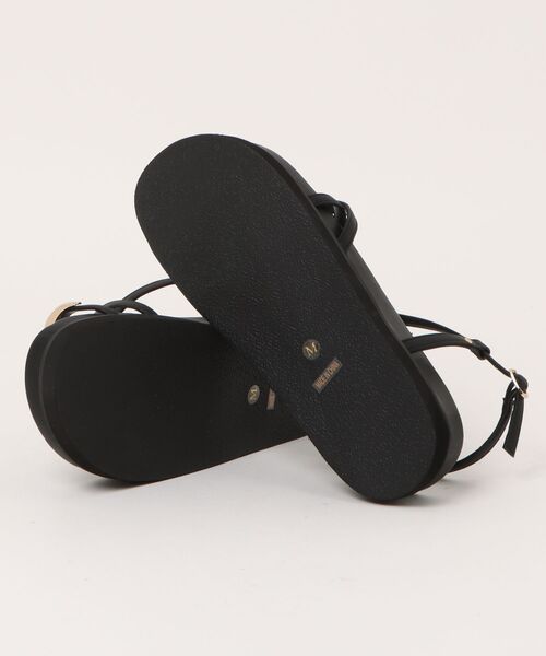 Q（キュー）の「サムリングメタルサンダル（サンダル・レディース・ブラック/ブラウン・24.5/23.5）」の15枚目の写真