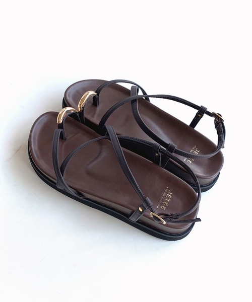 Q（キュー）の「サムリングメタルサンダル（サンダル・レディース・ブラック/ブラウン・24.5/23.5）」の7枚目の写真