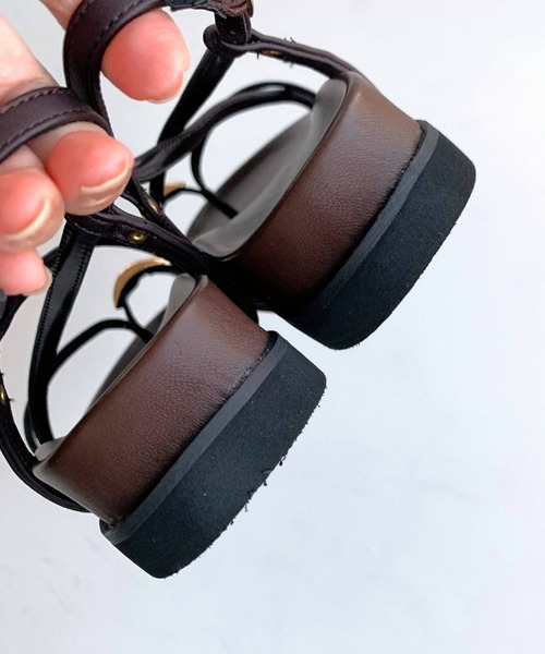 Q（キュー）の「サムリングメタルサンダル（サンダル・レディース・ブラック/ブラウン・24.5/23.5）」の11枚目の写真