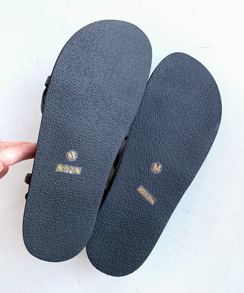 Q（キュー）の「サムリングメタルサンダル（サンダル・レディース・ブラック/ブラウン・24.5/23.5）」の13枚目の写真