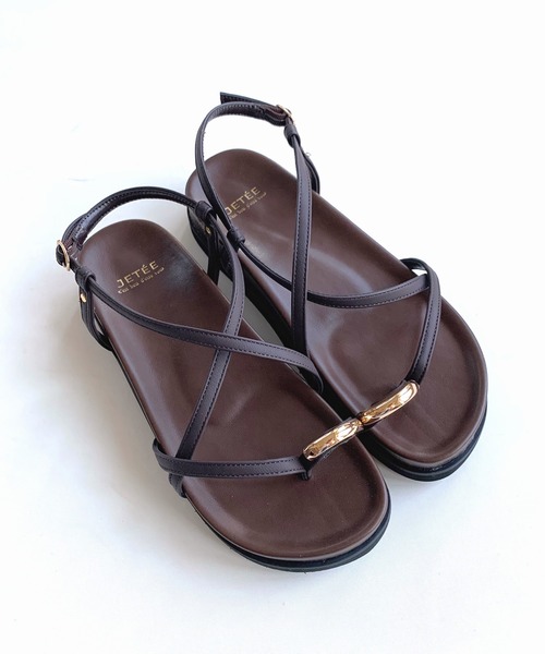 Q（キュー）の「サムリングメタルサンダル（サンダル・レディース・ブラック/ブラウン・24.5/23.5）」の5枚目の写真