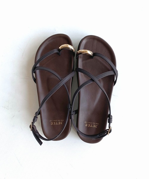 Q（キュー）の「サムリングメタルサンダル（サンダル・レディース・ブラック/ブラウン・24.5/23.5）」の16枚目の写真