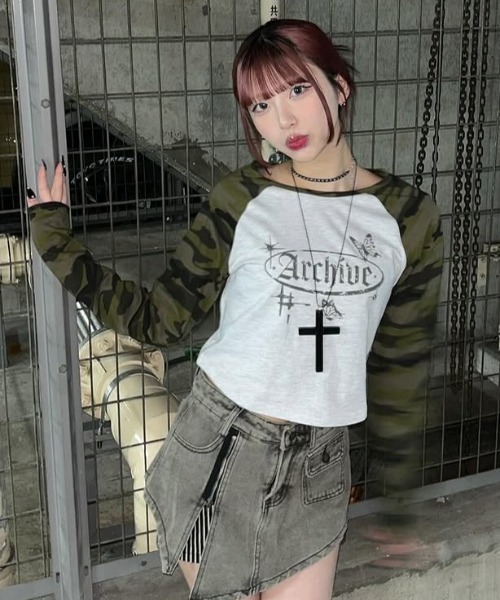 ROMANTIC CROWN（ロマンティッククラウン）の「A'GEM/9 × .kom 『ROMANTIC CROWN/ロマンティック クラウン』ARCHIVE RAGLAN L/S /アーカイブラグラン長袖カットソー（Tシャツ/カットソー・レディース・ライトグレー/ブラック・M/S）」の9枚目の写真