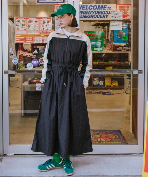 Auntie Rosa Holiday(アンティローザホリデー)の「ハーフジップカラーブロッキングワンピース(ワンピース・レディース・ブラック/ネイビー・FREE)」の4枚目の写真