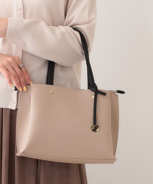 SHOO・LA・RUE(シューラルー)の「【軽量/2WAY】デイリーにも通勤にも ふわっと軽いトートバッグ(トートバッグ・レディース・ブラック/イエロー系その他/グレー/ベージュ系4・00)」の5枚目の写真