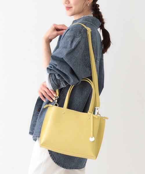 SHOO・LA・RUE(シューラルー)の「【軽量/2WAY】デイリーにも通勤にも ふわっと軽いトートバッグ(トートバッグ・レディース・ブラック/イエロー系その他/グレー/ベージュ系4・00)」の22枚目の写真