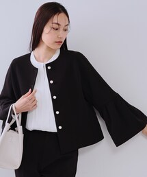 フレアスリーブ」に該当するノーカラージャケットファッション
