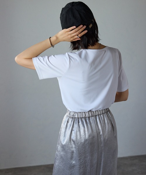 etre pret(エトレプレ)の「多サイズ展開 タック切替半袖カットソー(Tシャツ/カットソー・レディース・ホワイト/ブラック・M/L/3L/S/LL)」の11枚目の写真